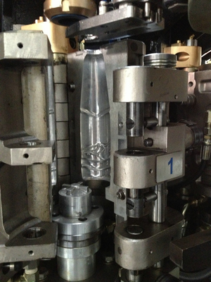 Rotary PET Bottle Carbonated Beverage Filling Machine , 21000 BPH